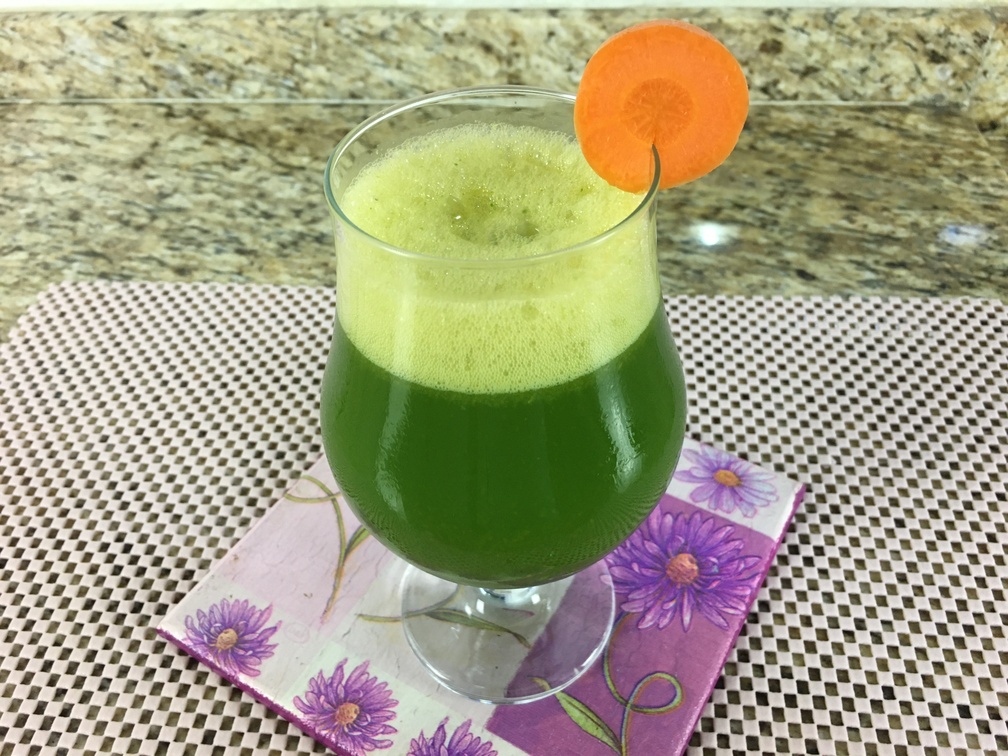 SUCO VERDE DE COUVE, CENOURA E LARANJA – Mãozinha na Cozinha